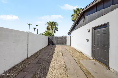 Exterior - 2045 W Cholla St, Phoenix, AZ 85029 photo 7 of 7
