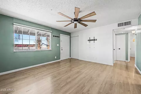 Living - 2045 W Cholla St, Phoenix, AZ 85029 photo 2 of 4