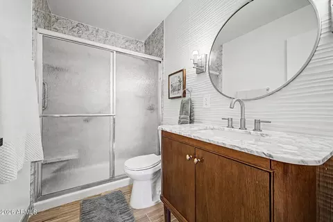 Bath - 2045 W Cholla St, Phoenix, AZ 85029 photo 1 of 1