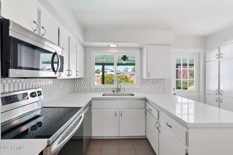 Kitchen - 232 Ellis Dr, Tempe, AZ 85282 photo 5 of 6
