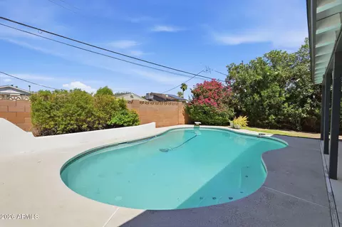 Exterior - 232 Ellis Dr, Tempe, AZ 85282 photo 9 of 10
