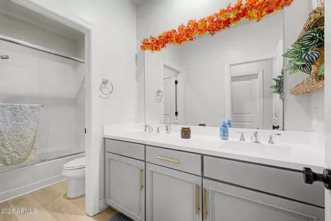 Bath - 2581 E Turnberry Dr, Gilbert, AZ 85298 photo 12 of 13