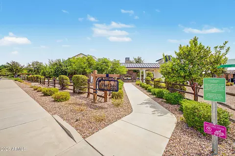 View/Area - 2581 E Turnberry Dr, Gilbert, AZ 85298 photo 7 of 11