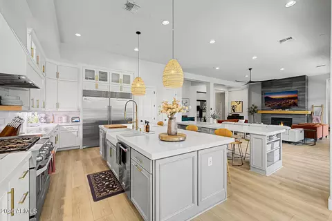 Kitchen - 2581 E Turnberry Dr, Gilbert, AZ 85298 photo 6 of 10