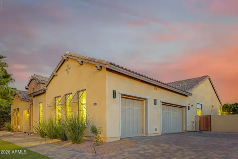 Exterior - 2581 E Turnberry Dr, Gilbert, AZ 85298 photo 7 of 45