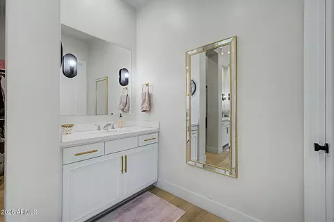 Bath - 2581 E Turnberry Dr, Gilbert, AZ 85298 photo 4 of 13