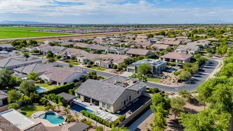View/Area - 2581 E Turnberry Dr, Gilbert, AZ 85298 photo 4 of 11