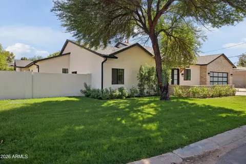 4527 N 38th St, Phoenix, AZ 85018 photo 2