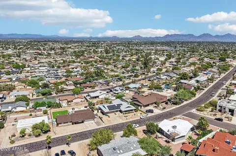 View/Area - 2460 E Claire Dr, Phoenix, AZ 85032 photo 3 of 12