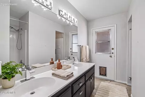 Bath - 2460 E Claire Dr, Phoenix, AZ 85032 photo 5 of 5