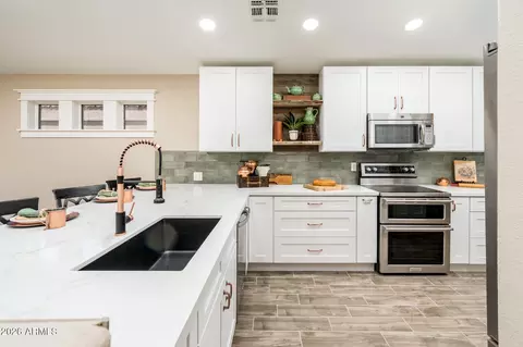 Kitchen - 1231 W Diamond Ave, Apache Junction, AZ 85120 photo 1 of 4