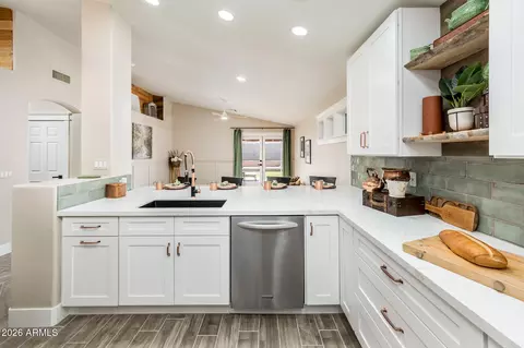 Kitchen - 1231 W Diamond Ave, Apache Junction, AZ 85120 photo 2 of 4