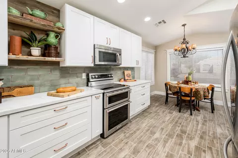 Kitchen - 1231 W Diamond Ave, Apache Junction, AZ 85120 photo 3 of 4