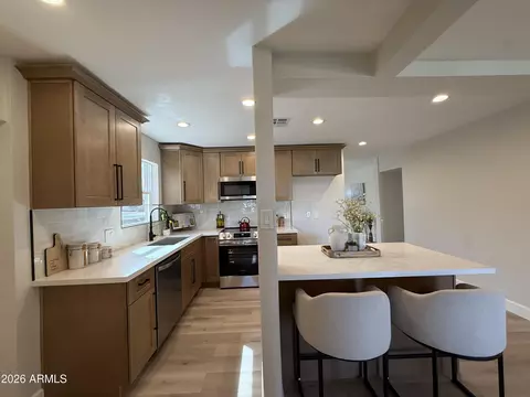 Kitchen - 2710 E Amelia Ave, Phoenix, AZ 85016 photo 4 of 4