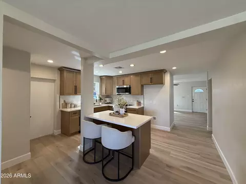 Kitchen - 2710 E Amelia Ave, Phoenix, AZ 85016 photo 3 of 4