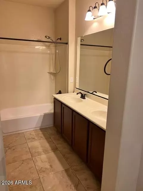 Bath - 4754 E Red Oak Ln #101, Gilbert, AZ 85297 photo 2 of 4