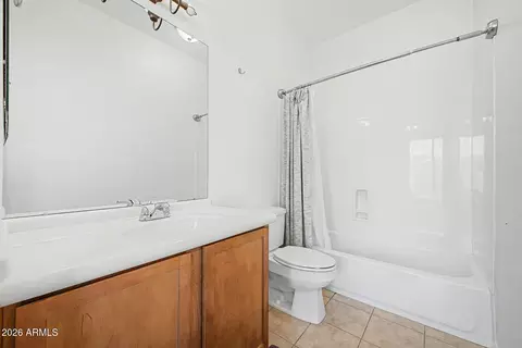 Bath - 1750 E Ocotillo Rd #4, Phoenix, AZ 85016 photo 5 of 5