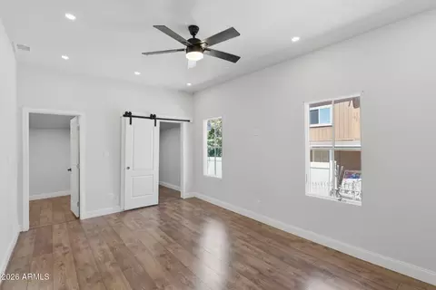Entry Way - 270 S Sutherland St, Globe, AZ 85501 photo 3 of 8