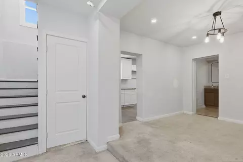 Entry Way - 270 S Sutherland St, Globe, AZ 85501 photo 7 of 8