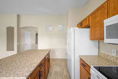 Kitchen - 2511 E Toledo Ct, Gilbert, AZ 85295 photo 4 of 6