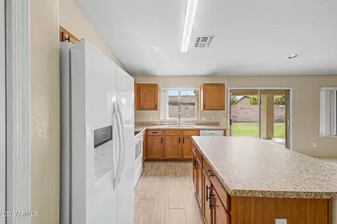 Kitchen - 2511 E Toledo Ct, Gilbert, AZ 85295 photo 5 of 6