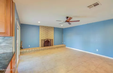 Living - 3202 W Mcrae Way, Phoenix, AZ 85027 photo 5 of 5