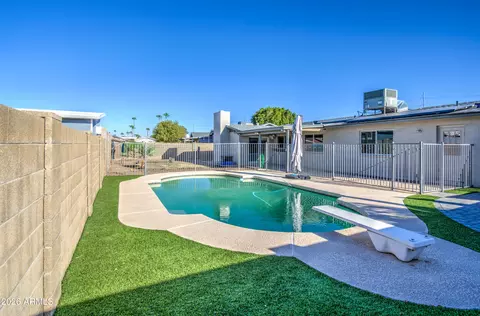 Exterior - 3202 W Mcrae Way, Phoenix, AZ 85027 photo 4 of 7