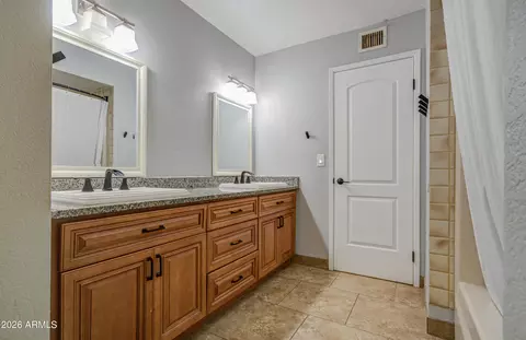 Bath - 3202 W Mcrae Way, Phoenix, AZ 85027 photo 5 of 6