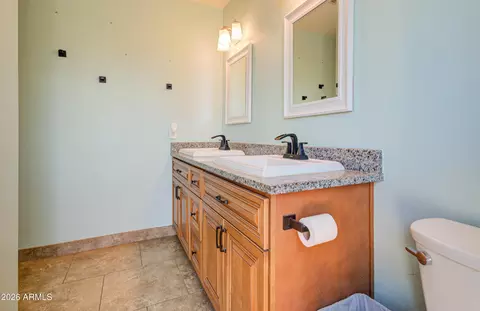Bath - 3202 W Mcrae Way, Phoenix, AZ 85027 photo 3 of 6
