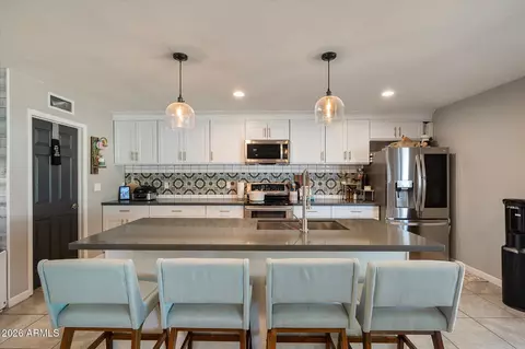 Kitchen - 3020 E Larkspur Dr, Phoenix, AZ 85032 photo 2 of 3