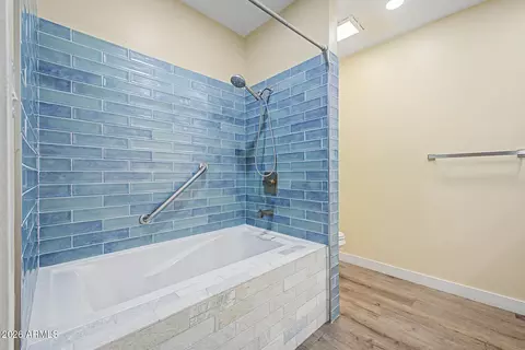 Bath - 2182 E Minton Dr, Tempe, AZ 85282 photo 1 of 2