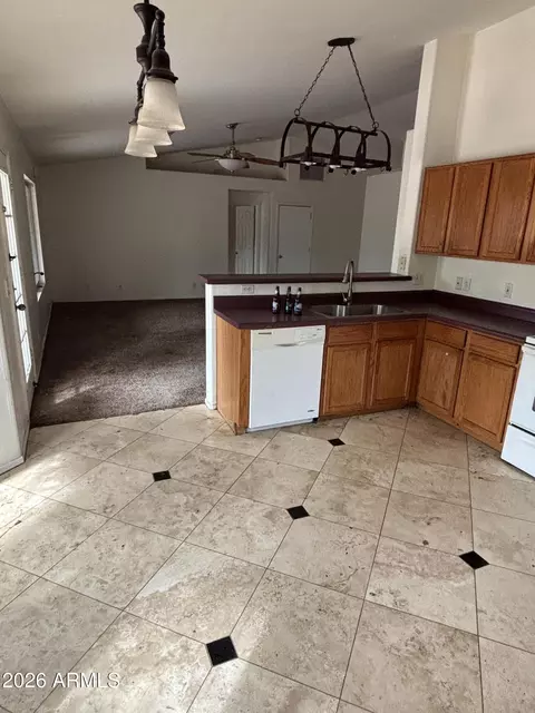 Kitchen - 2909 E Tyson Ct, Gilbert, AZ 85295 photo 2 of 2