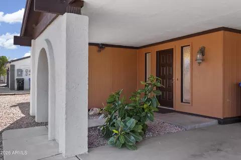 Exterior - 841 E Paradise Ln, Phoenix, AZ 85022 photo 3 of 7