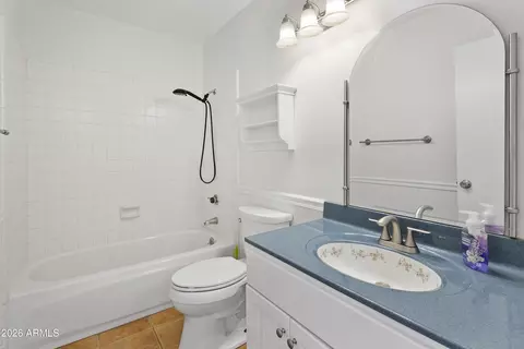 Bath - 841 E Paradise Ln, Phoenix, AZ 85022 photo 2 of 2
