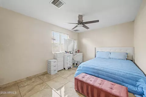 Bedroom - 4657 N 79th Dr, Phoenix, AZ 85033 photo 5 of 7