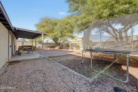 Exterior - 4657 N 79th Dr, Phoenix, AZ 85033 photo 4 of 7