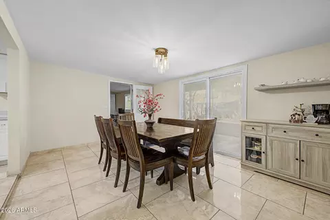 Dining - 4657 N 79th Dr, Phoenix, AZ 85033 photo 1 of 2