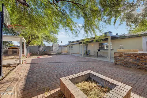 Exterior - 4657 N 79th Dr, Phoenix, AZ 85033 photo 6 of 7