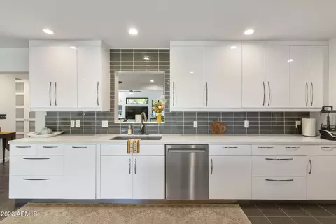 Kitchen - 1837 E Minnezona Ave, Phoenix, AZ 85016 photo 4 of 6