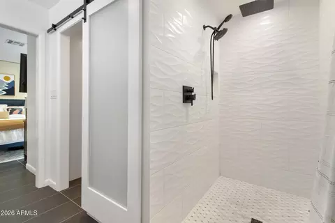 Bath - 1837 E Minnezona Ave, Phoenix, AZ 85016 photo 4 of 6
