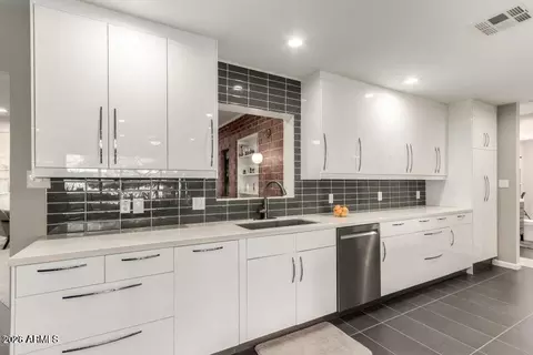 Kitchen - 1837 E Minnezona Ave, Phoenix, AZ 85016 photo 1 of 6