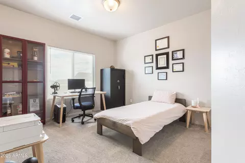 Bedroom - 6733 E Vaquero Cir, Hereford, AZ 85615 photo 6 of 7