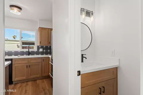 Bath - 415 E Redmon Dr, Tempe, AZ 85283 photo 1 of 4