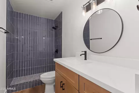 Bath - 415 E Redmon Dr, Tempe, AZ 85283 photo 3 of 4