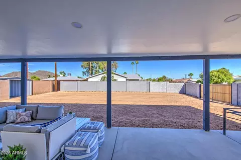 Exterior - 9043 N 16th Dr, Phoenix, AZ 85021 photo 3 of 5