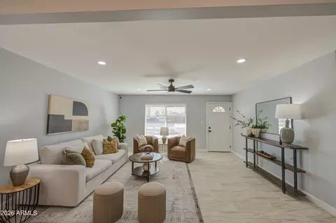 Living - 9043 N 16th Dr, Phoenix, AZ 85021 photo 1 of 4