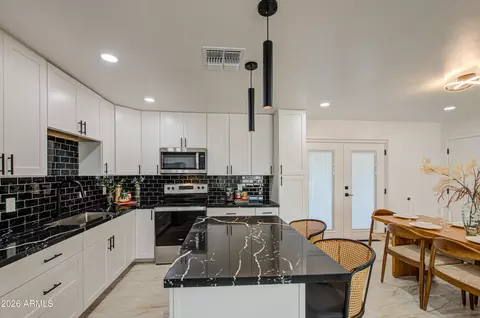 Kitchen - 9043 N 16th Dr, Phoenix, AZ 85021 photo 2 of 3