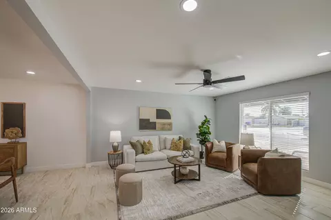 Living - 9043 N 16th Dr, Phoenix, AZ 85021 photo 3 of 4