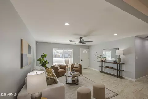 Living - 9043 N 16th Dr, Phoenix, AZ 85021 photo 2 of 4
