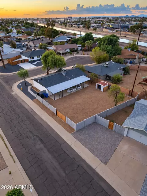 View/Area - 9043 N 16th Dr, Phoenix, AZ 85021 photo 2 of 2
